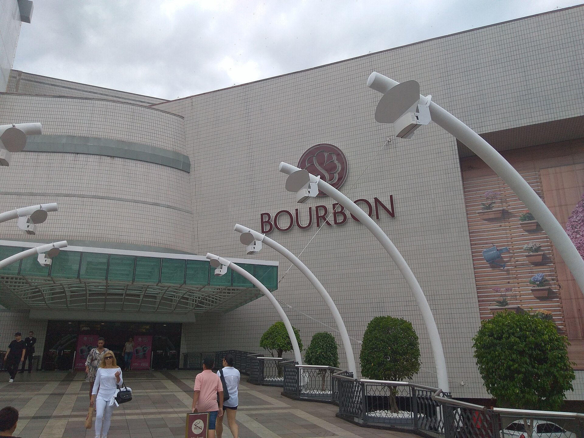 Fachada do Shopping Bourbon Country, no bairro Passo D'Areia, em Porto Alegre