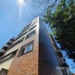 Fachada real do Lexington 111 vista da Rua Casemiro de Abreu, no Bela Vista, Porto Alegre